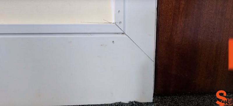 grooved skirting board